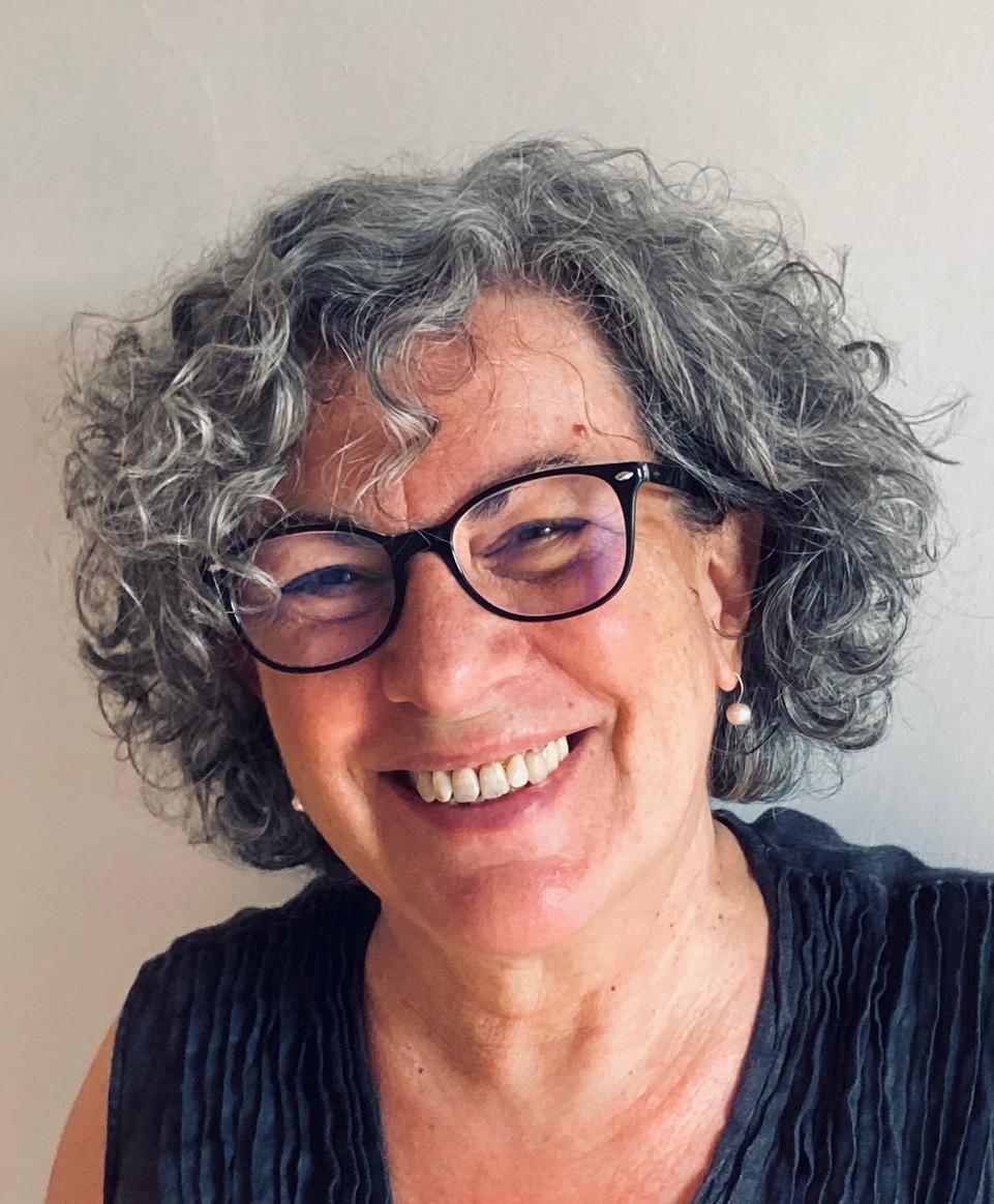 portrait of a woman with glasses